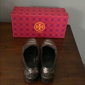 Tory Burch silver shoes size 7/12 well loved